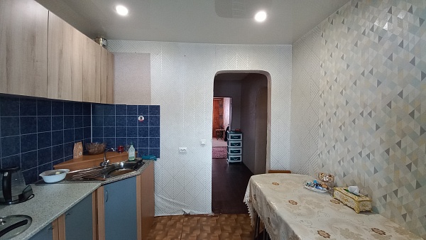 4-к. квартира, 80 м², 2/5 эт.