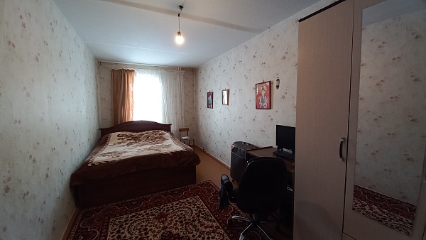 4-к. квартира, 80 м², 2/5 эт.