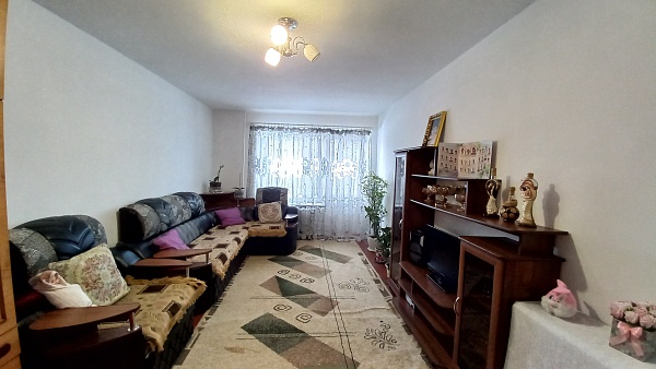 4-к. квартира, 80 м², 2/5 эт.